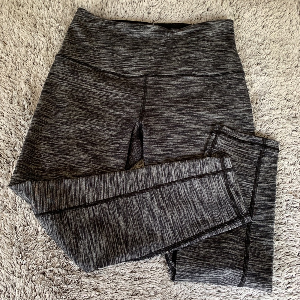 Victoria Sport Knockout leggings Capri gray small